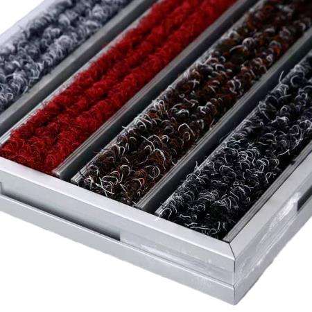 Detalle de primer plano del tapete de bienvenida de aleación de aluminio de alta resistencia