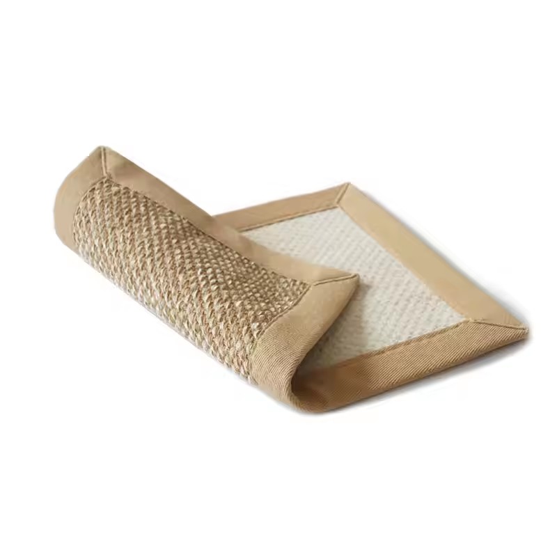 La alfombra de rasguño de gato de tela sisal se usa para la colchoneta de techo de la tabla de rayas de gato interior para proteger los muebles