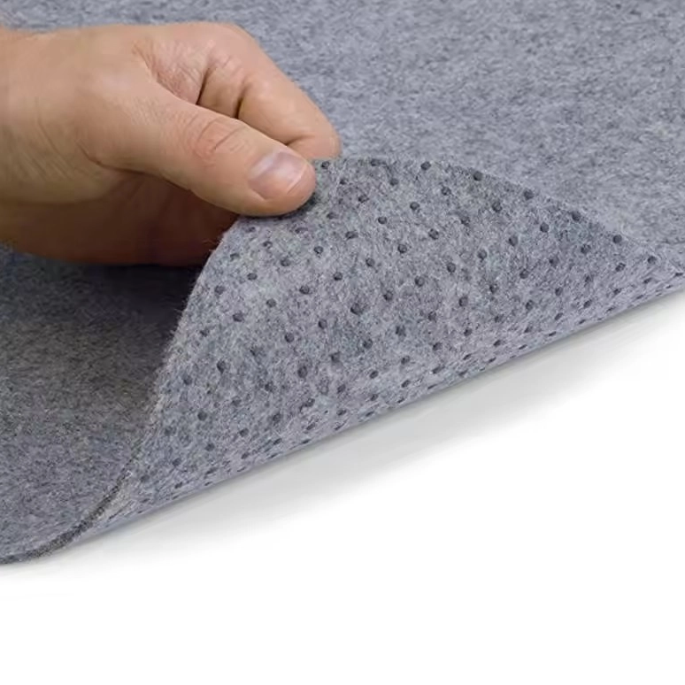 ¿Puedo colocar pisos laminados sobre una base de alfombra?