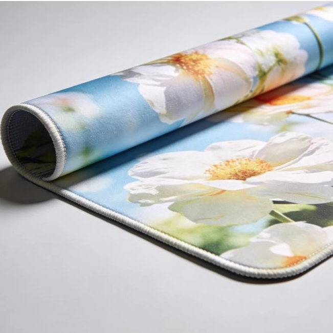 Alfombra estampada: narrativa visual y expresión cultural puesta bajo los pies