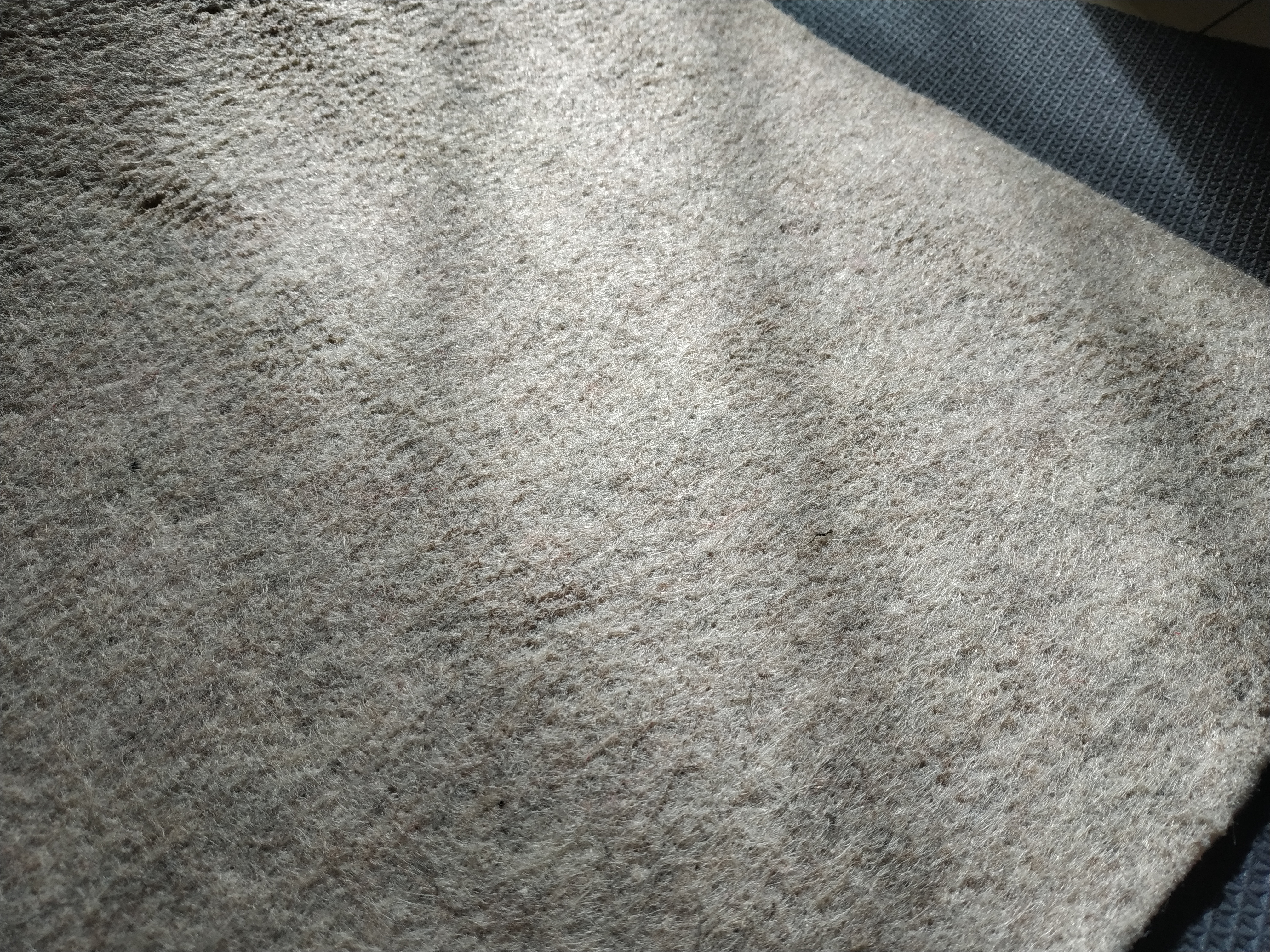 Almohadilla antideslizante de 5' x 8' para alfombras, fieltro de doble superficie de 1/4 de grosor + pinza de goma, segura para todos los pisos