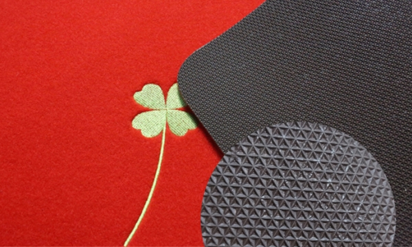 Tapete de puerta bordado en la parte posterior